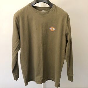 Dickies Men’s Khaki Long Sleeve T shirt
Tee With Logo on the Front. Medium